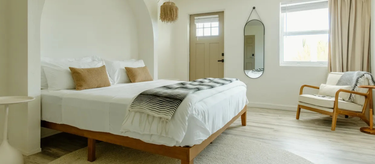 gallery cove hotel king room