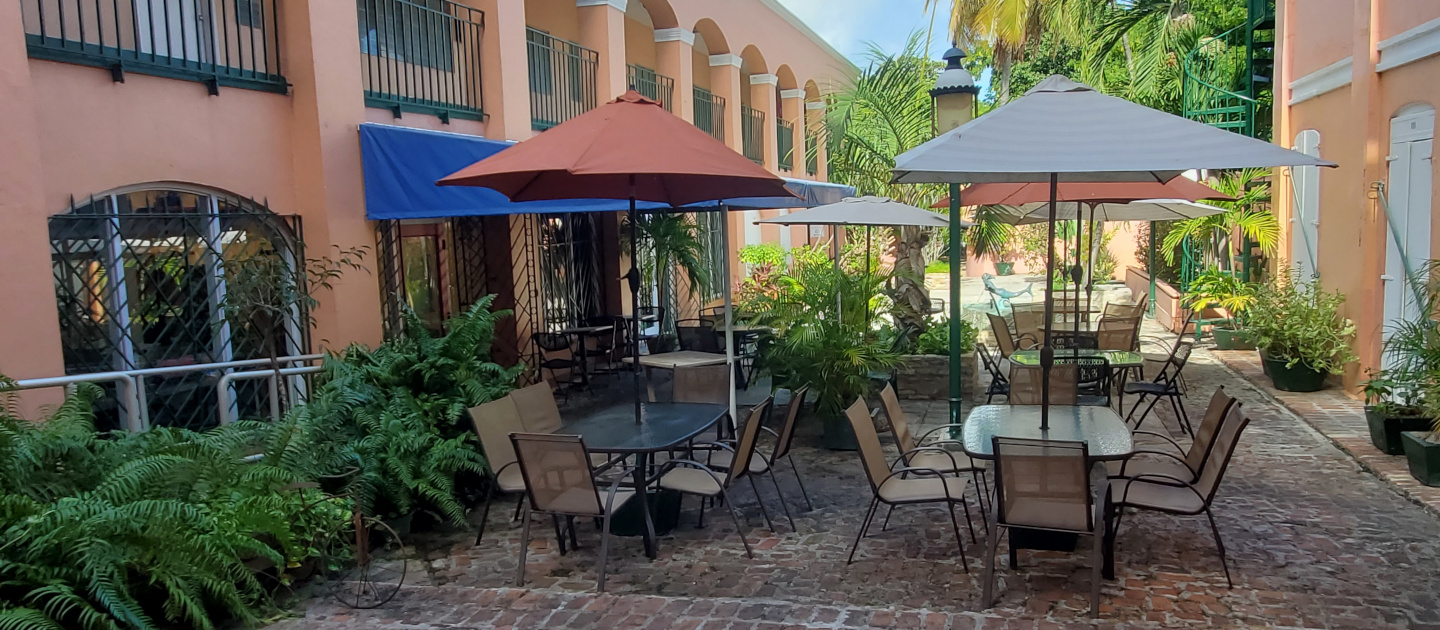 ad z cafe courtyard